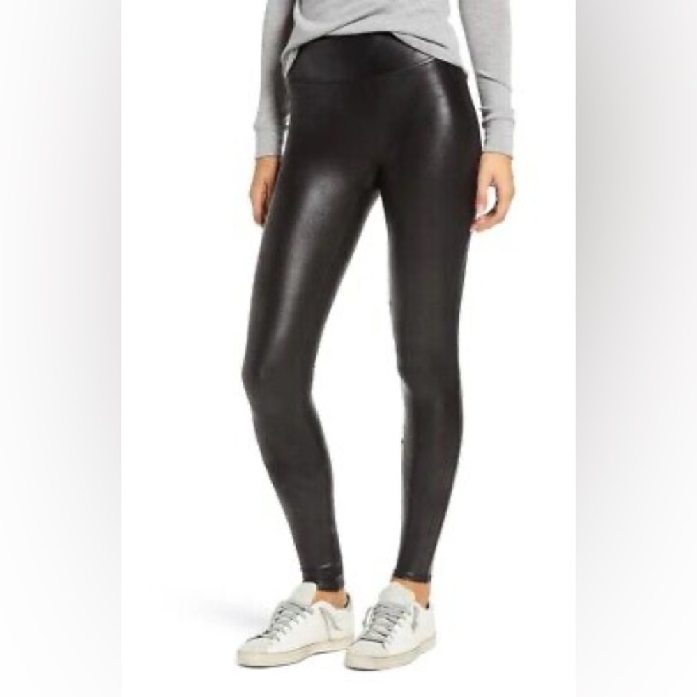 Spanx Black Faux Leather Leggings Size Medium 2437 Shaping Slimming Compression